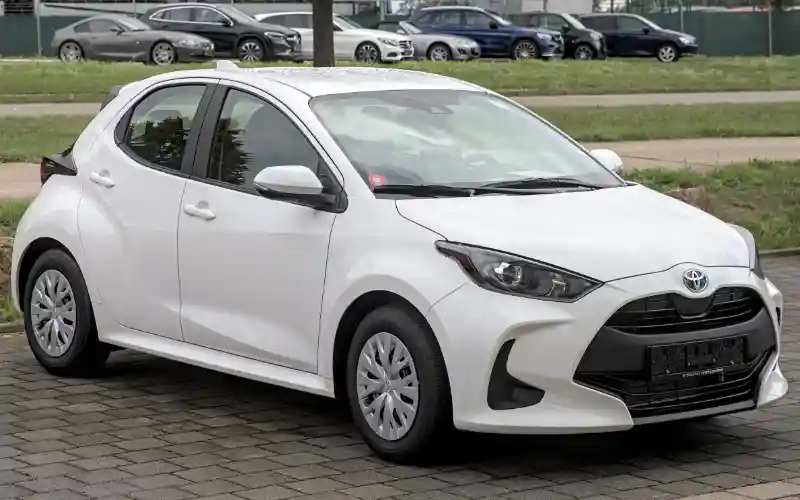 Toyota yaris hybrid (xp210)