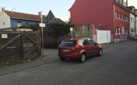 Ich stehe doch gar nicht vor der Einfahrt!