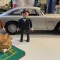 Playmobilfiguren und ein Playmobil-Auto James Bond