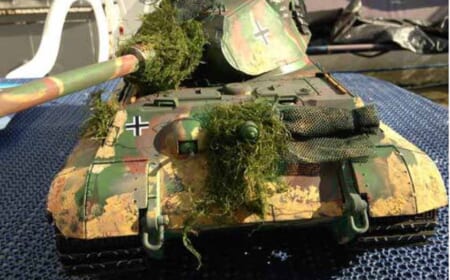 Königstiger 1: 16 Henglong