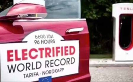 Frank Mischkowski auf Weltrekordfahrt – Tesla Supercharger