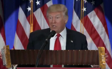 Donald Trump spielt uns den Marsch